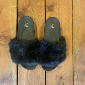Kali black fuzzy slip-on shoes